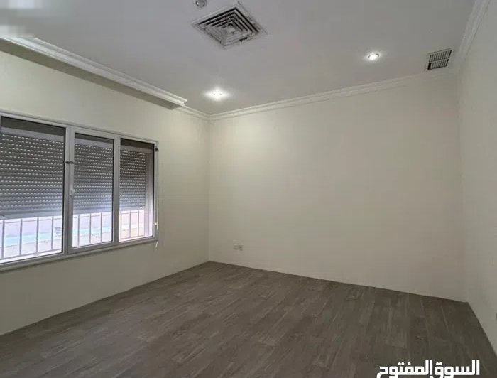 1 m2 More than 6 bedrooms Villa for Rent in Farwaniya Abdullah Al-Mubarak