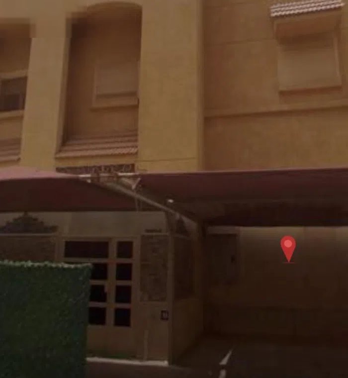 1760 m2 More than 6 bedrooms Townhouse for Sale in Hawally Al-Bedae