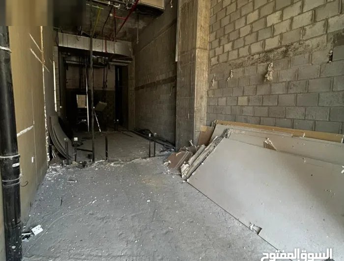 محل تجاري مع فترة سماح للإيجار في الشرق