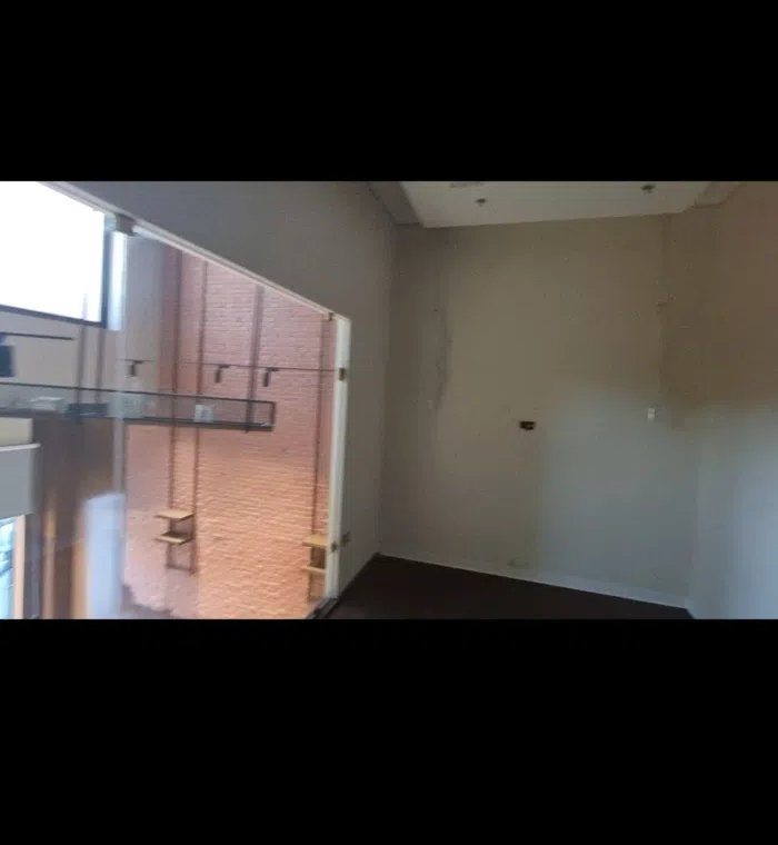 محل راقي للبيع بالمهبولة مساحتة 130 متر موقع مميز