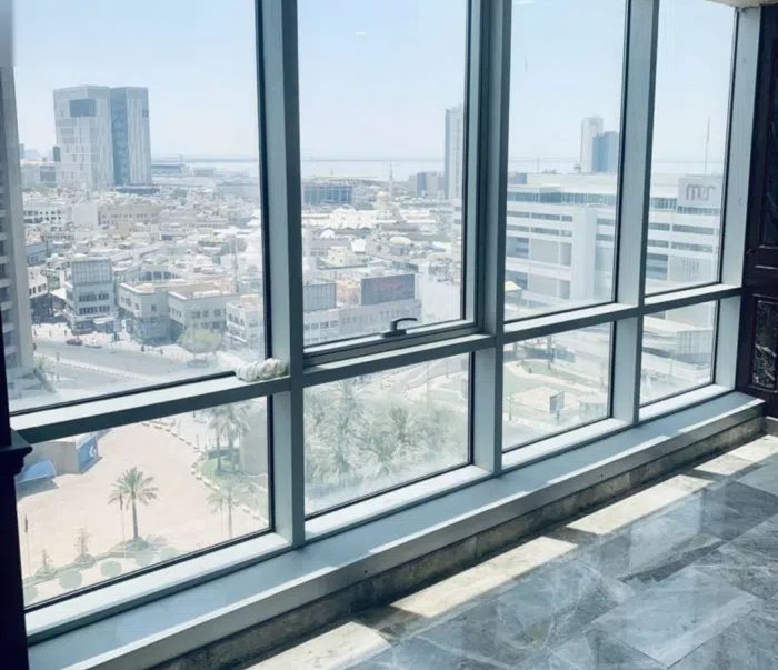 مكتب  للايجار مجمع تجاري  مساحات مختلفة تبدأ المساحة من 30 متر مربع