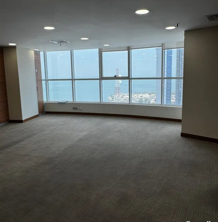 للإيجار  مكاتب تجارية - محلات تجارية - برج تجارى في العاصمه القبلة