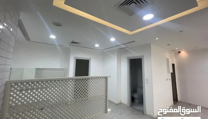 للايجار دور تجارى فى الحابريه يصلح صالون نسائى او أتيليه