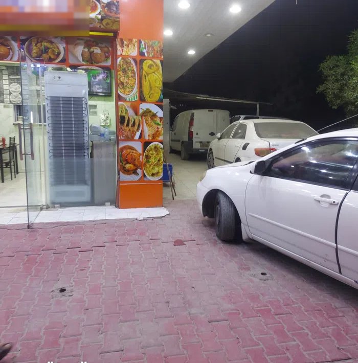 ضمان شركة مطعم قصر الماكولات شهريا بالفروانية ق 5 امام المدرسة الباكستانية امامه باركن من الجهتين