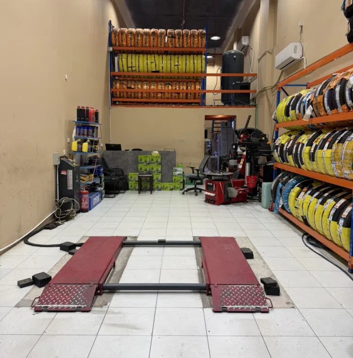 محل تواير وزيوت وبطاريات