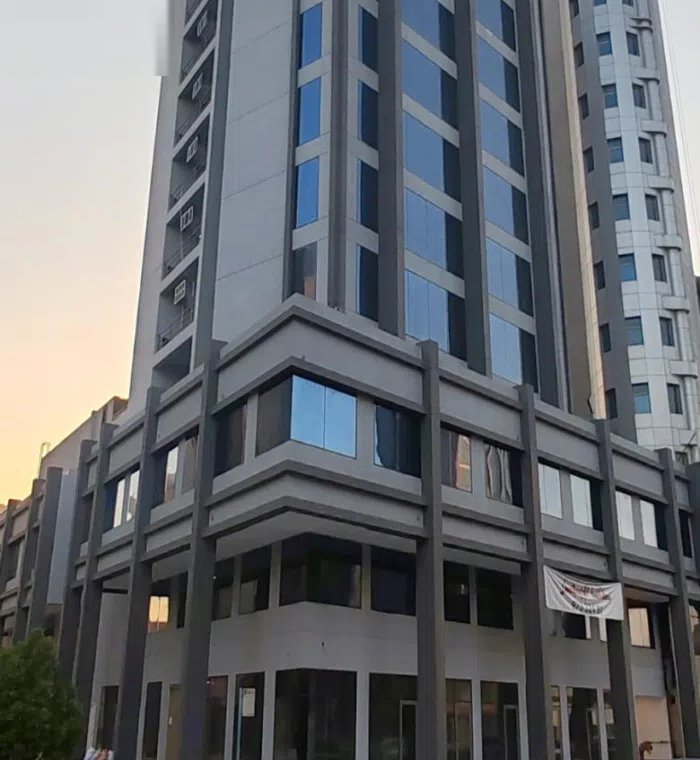 محل للايجار بشارع تونس الرئيسي مساحات مختلفة بمجمع جديد