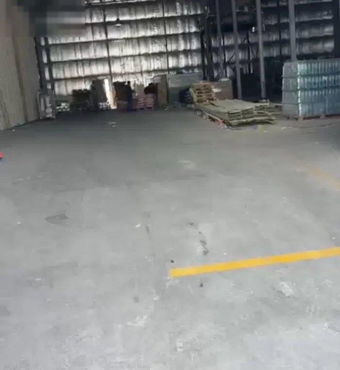 للإيجار مخزن 1250م ميناعبدالله