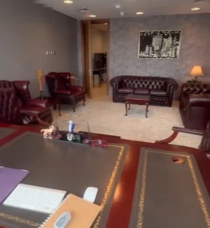 للايجار مكتب راقى جدا 120 متر مع رقم إلى فى برج راقى بدون الفرش