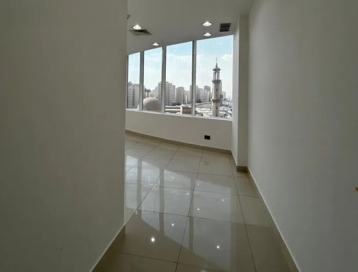 مكتب تجاري مع فترة سماح للإيجار في الفروانية