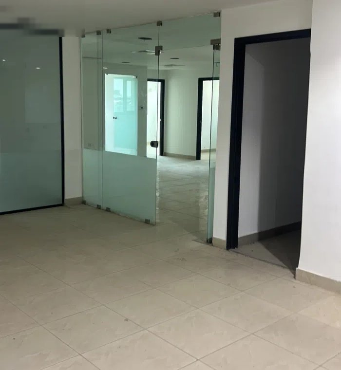 للايجار قسيمة كاملة في المنطقة الحرة