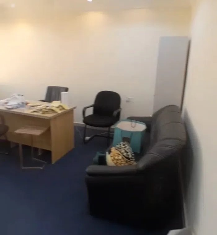 للايجار مكتب بالفروانية