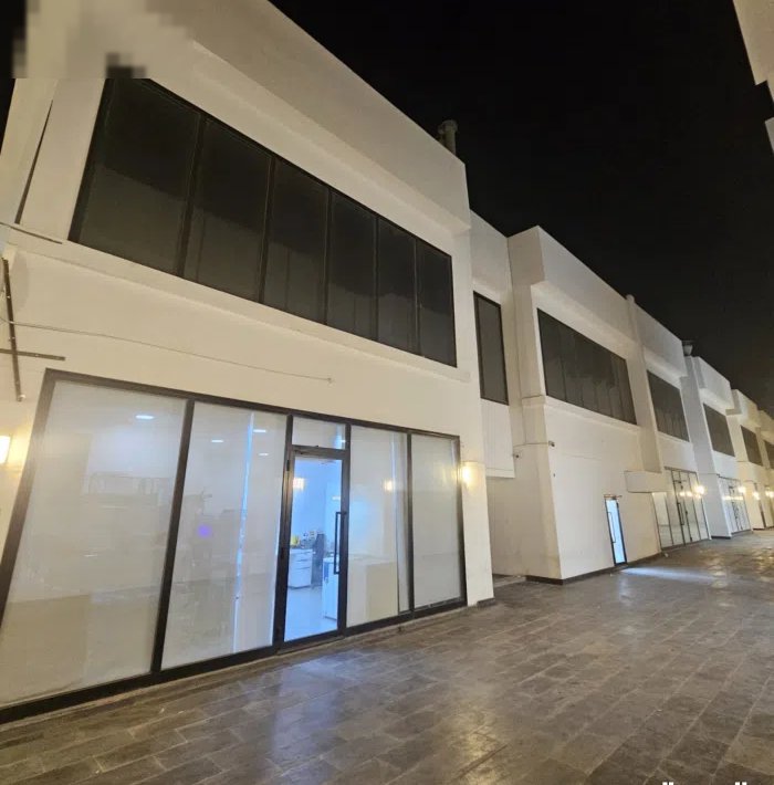 محل مقابل الكهرباء مول في أسواق القرين