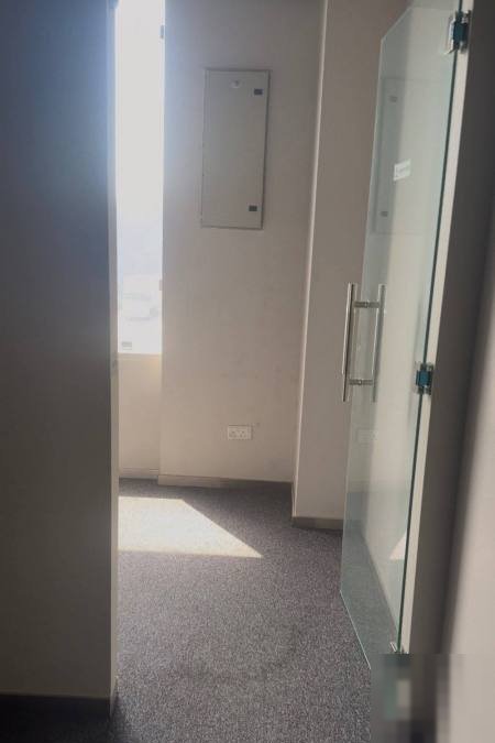 For rent. Office equipped with noise