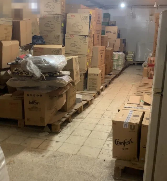 مبرد للإيجار مساحه 200 متر بجوار كل الخدمات بالشويخ شارع المواشي بجوار دوار الفحم