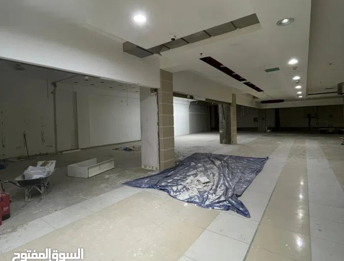 دور كامل تجاري للإيجار في العقيلة .