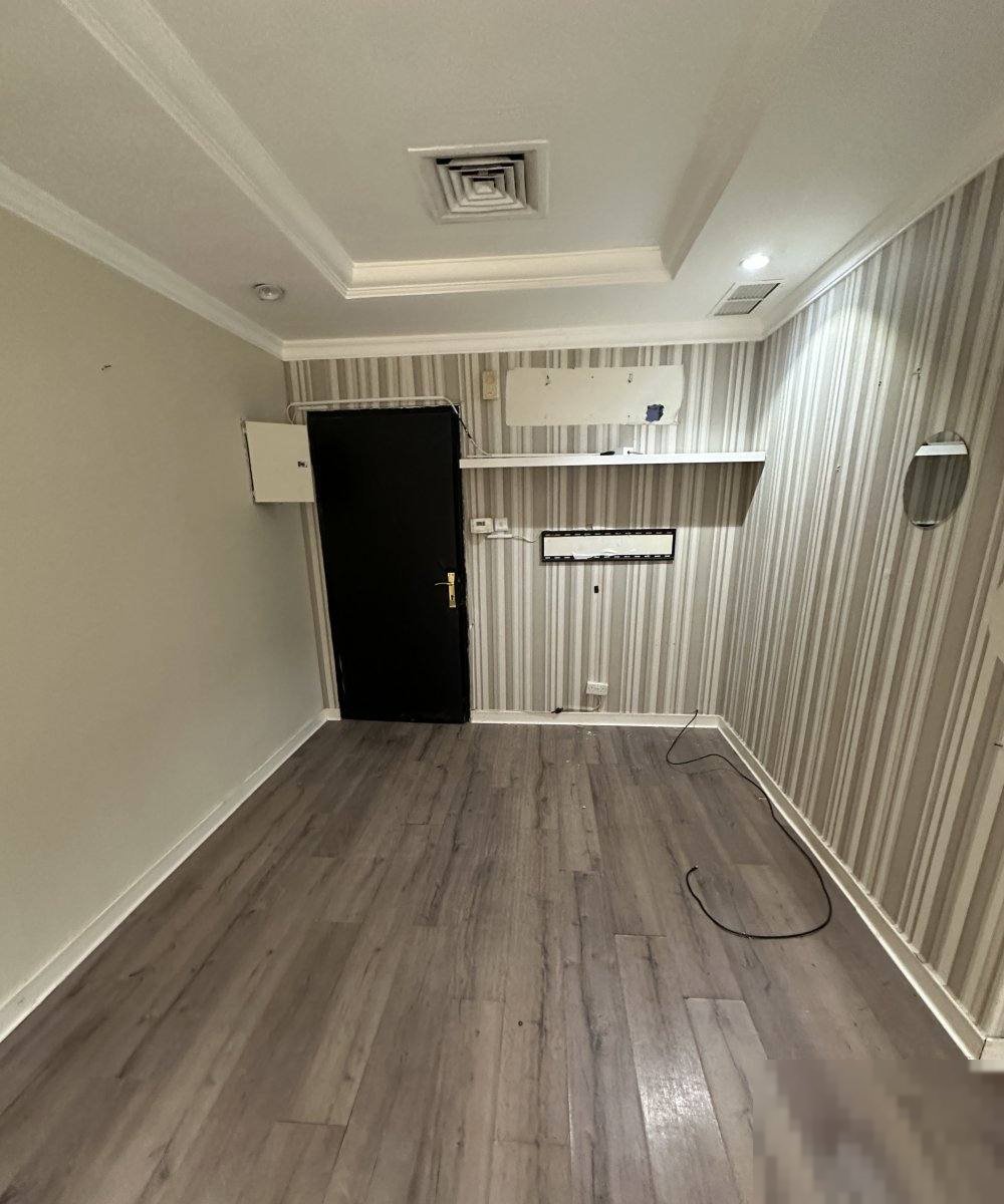 room hall bathroom kitchen big space