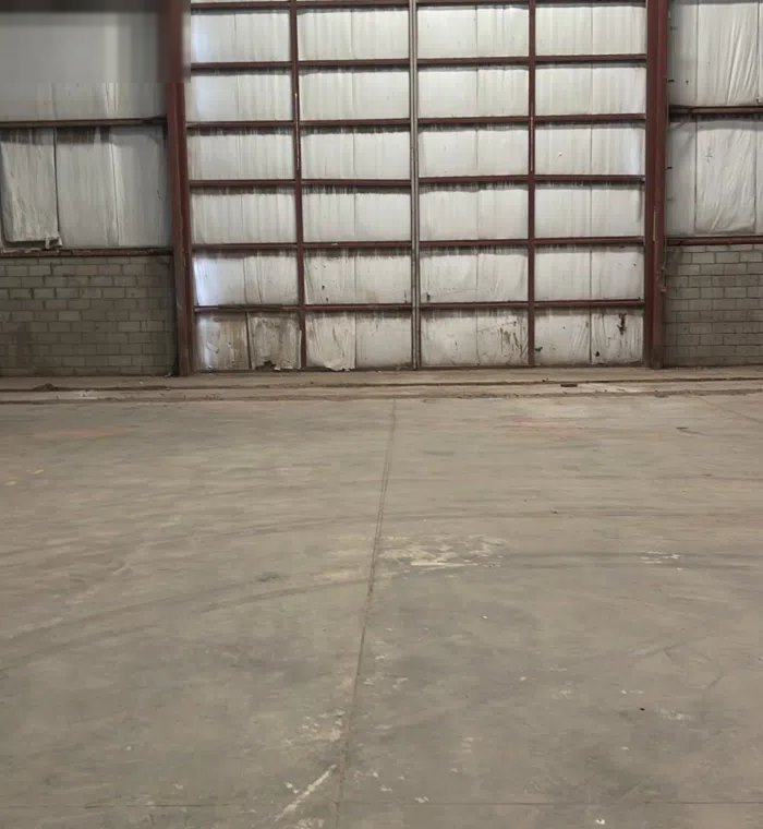 للايجار سرداب في الري 1000 متر