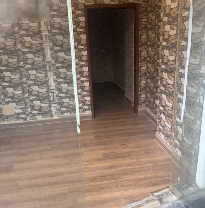 لايجار مكاتب موقع ممتاز مساحات مختلفه تبدا من 13 الي 18 متر مخرج سهل تصلح لجميع الانشطه