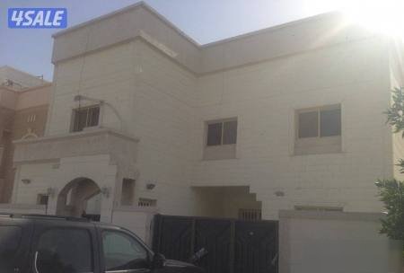 Saad Al-Abdullah, corner house, two floors, 6 rooms, hall, Diwaniya, and an external room.