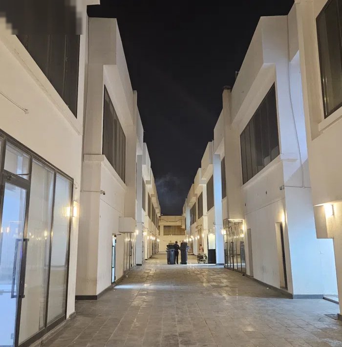 محل مقابل الكهرباء مول في أسواق القرين