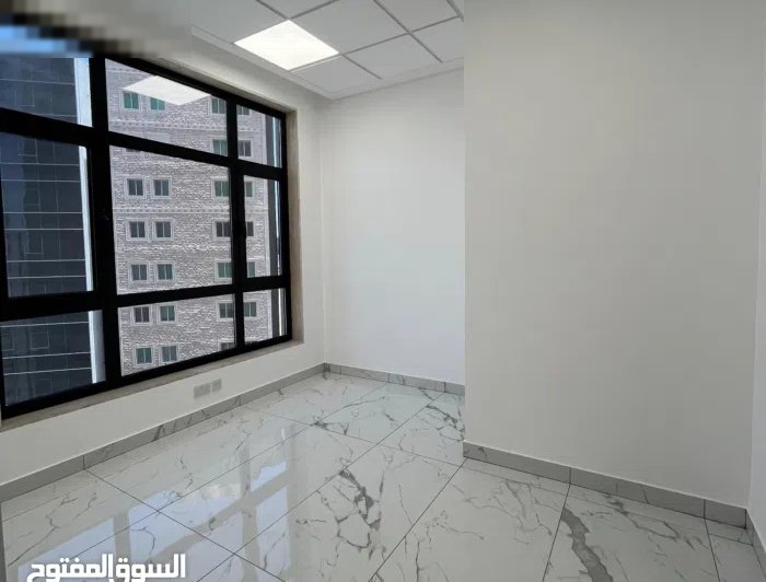مكتب مع فترة سماح للإيجار أول مستأجر في القبلة قطعة 13