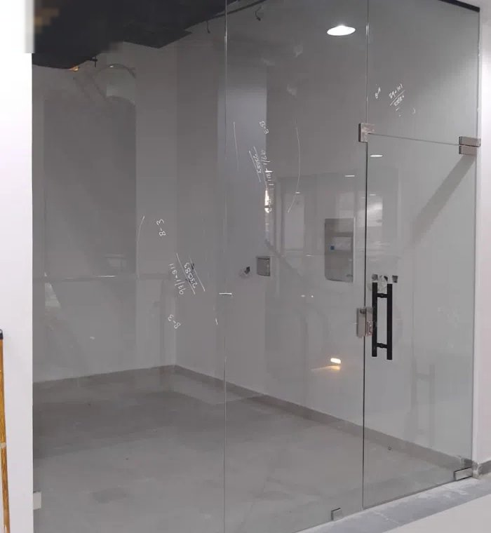 للإيجار مكاتب فى الخيران البحريه  بالدور الأرضى مساحة 13متر متشطب مع رقم إلى 190 دينار فقط