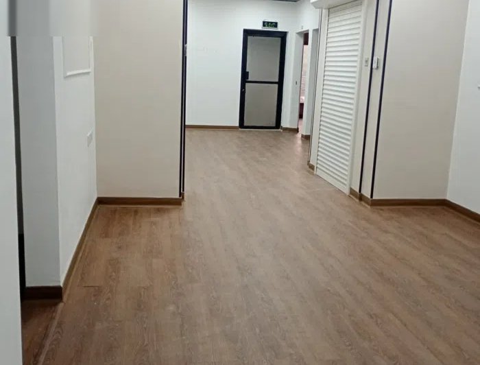 للإيجار دور تجاري في الفحيحيل قطعة 10 شارع مكة