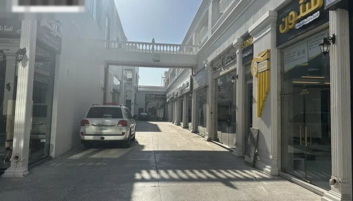 محل في مجمع (55) بالشويخ الصناعية