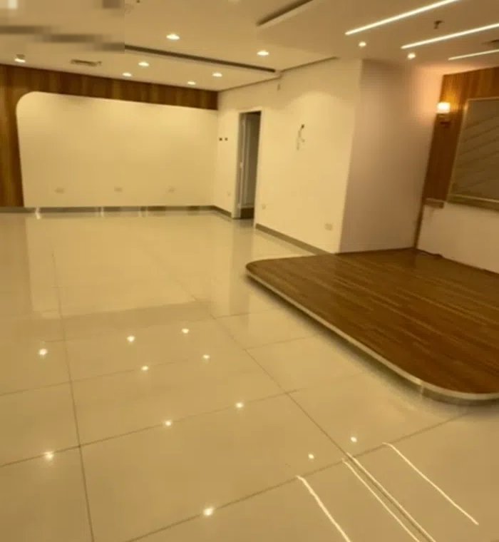 للإيجار محل في حولي تجاري يتكون من دورين كل دور 150 متر المساحة كامل المحل 300 الايجار 3700 دينار مو