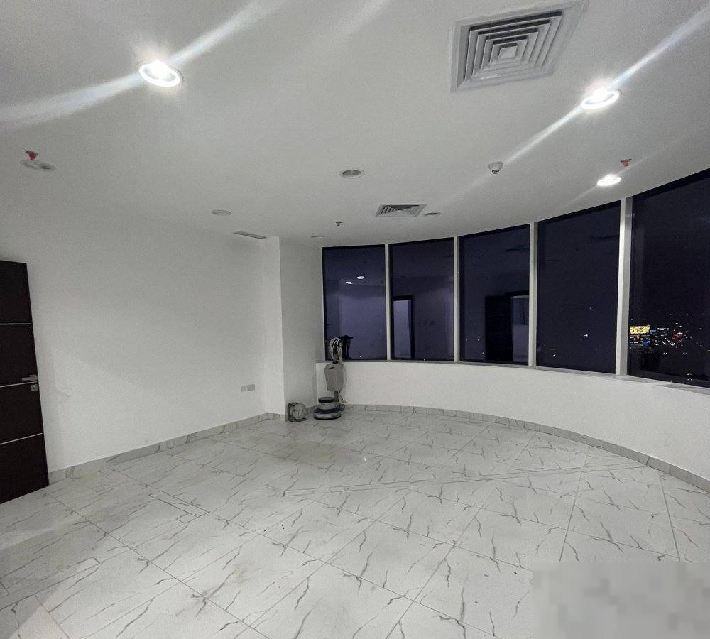 Floor in Farwaniyah