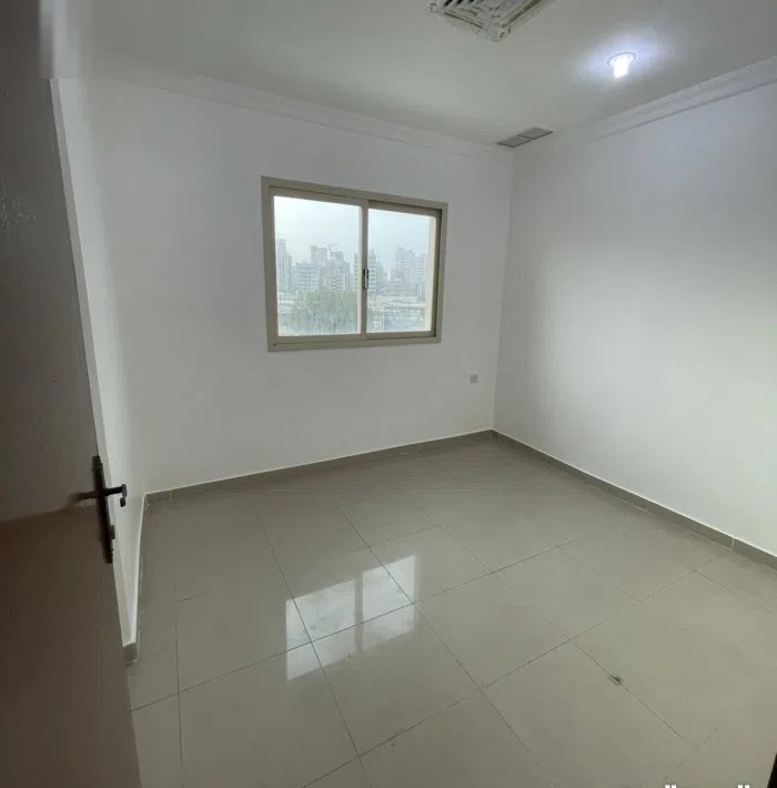 للإيجار – دور تجاري كامل في السالمية