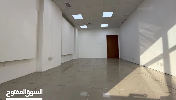 مكاتب للإيجار مساحات مرنه و إطلاله بحريه