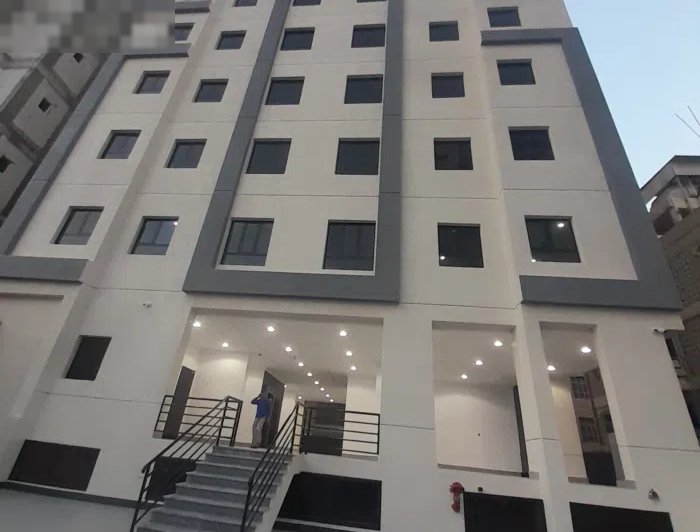 2 bedrooms 2 bathrooms ' kitchen and hall