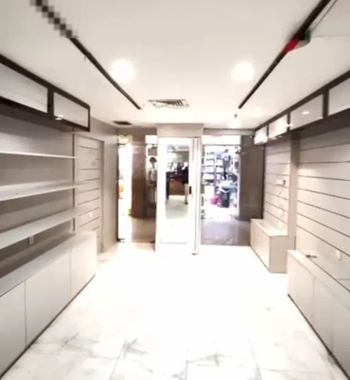 محل للإيجار بالفحيحيل على الشارع الرئيسى