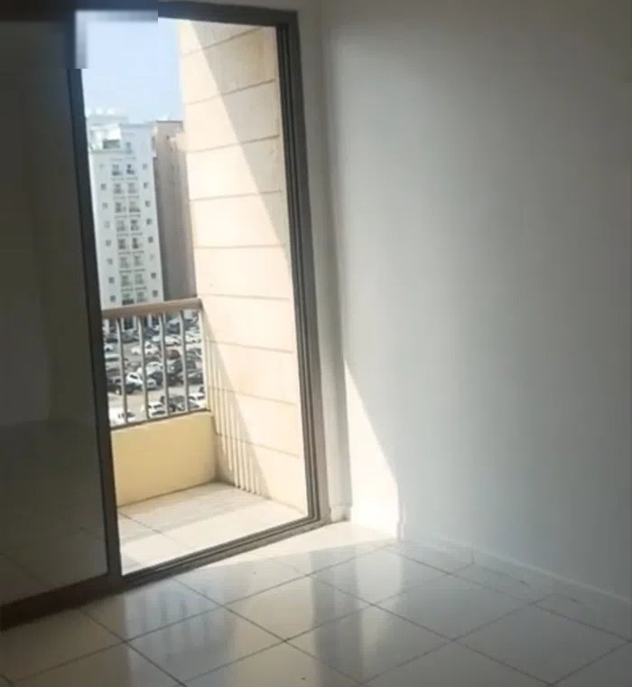 للإيجار بحولي مكتب بموقع مميز مساحة 70 متر  صالة وغرفتين وحمامين ومطبخ تكييف مركزي تشطيب سوبر لوكس