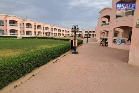 The chalet is in the National Park, two floors, four rooms + driver's room.