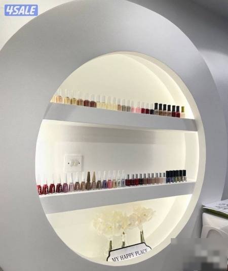 Women's salon for sale with 4 workers, all supplies, license, and the salon area is half a floor.