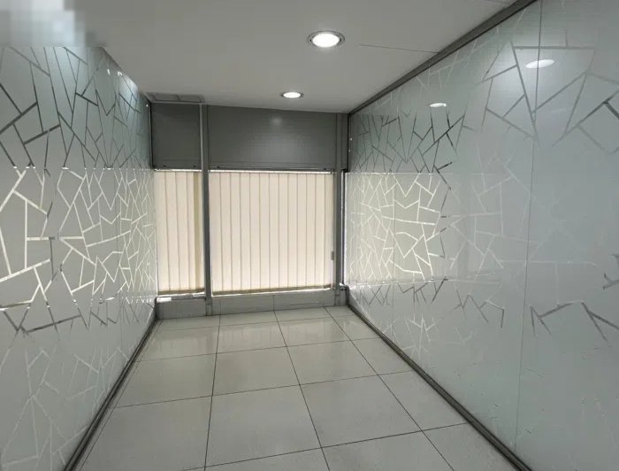 دور كامل تجاري مع فترة سماح للإيجار في القبلة قطعة 11