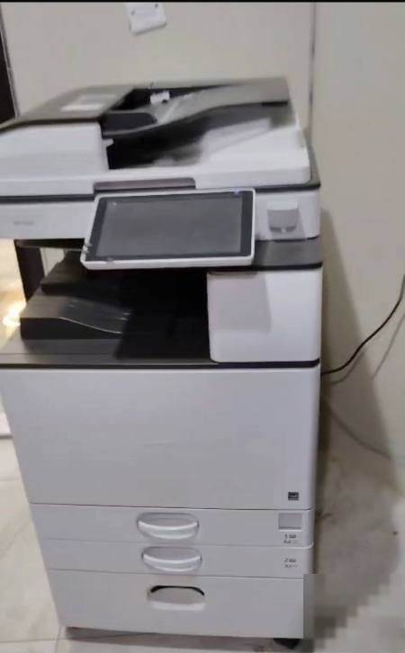 For sale Ricoh digital photocopier machine, clean.