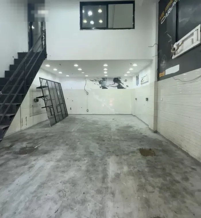 للايجار محلات في الشويخ شارع كندادراي من غير خلو نشاطات مختلفه