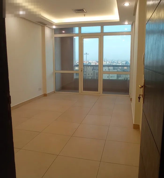 شقة مميزة للايجار غرفتين وصالة وحمامين وغرفة خامة بالسالمة ق 10