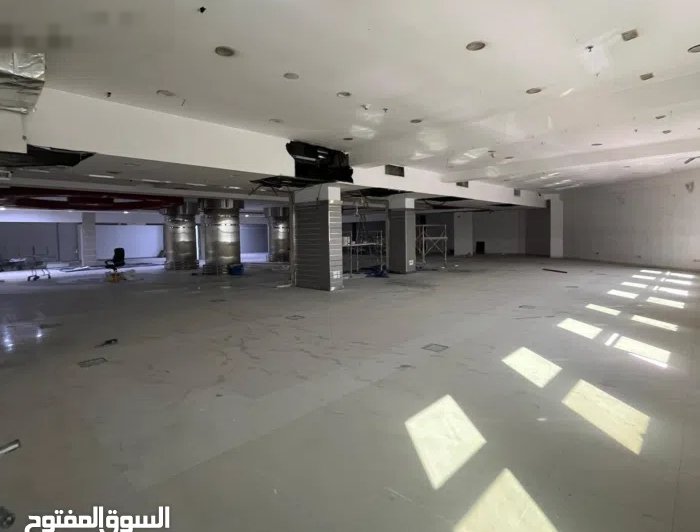 دور كامل تجاري للإيجار في العقيلة .