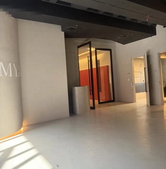 للإيجار فى صباح السالم دور اول تجارى راقى 140 متر يصلح صالون نسائى - مشغل خياطه - استشارات نفسيه