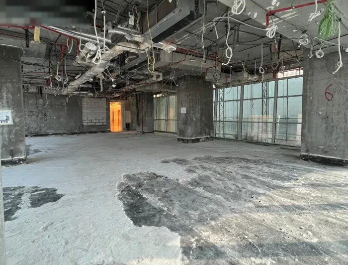 دور كامل تجاري للإيجار في القبلة .