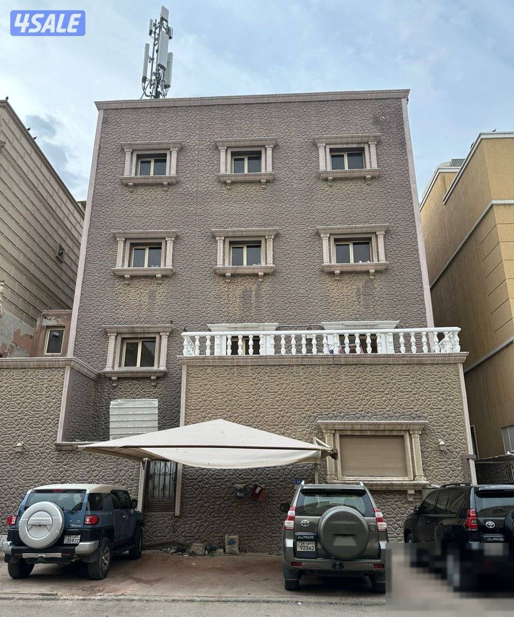 Apartment 3 rooms and hall and two bathrooms and kitchen second floor