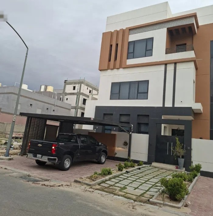 600 m2 More than 6 bedrooms Villa for Rent in Al Ahmadi Sabah AL Ahmad residential