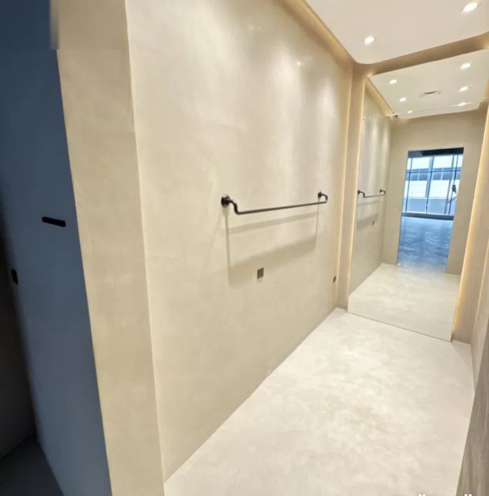 للإيجار مساحة تجارية 100 م بالدور الأول ببرج راقٍ  Commercial Space 100 sqm For Rent
