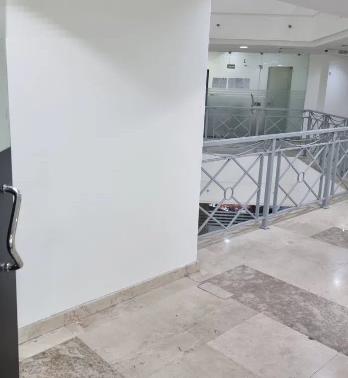 للايجار مكتب بشرق مساحة 85 متر بسعر ممتاز مع 3 شهور سماح موقع متميز مع وجود باركنج كبير