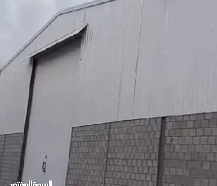 مخازن فى امغرة والضجيج وغرب عبدالله مبارك وكبد  واشبيليا واراضى فضاء فى ميناء عبدالله