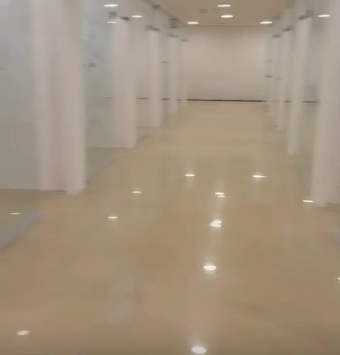 للايجار مكتب في العاصمه رقم علي مساحه 11 متر الايجار